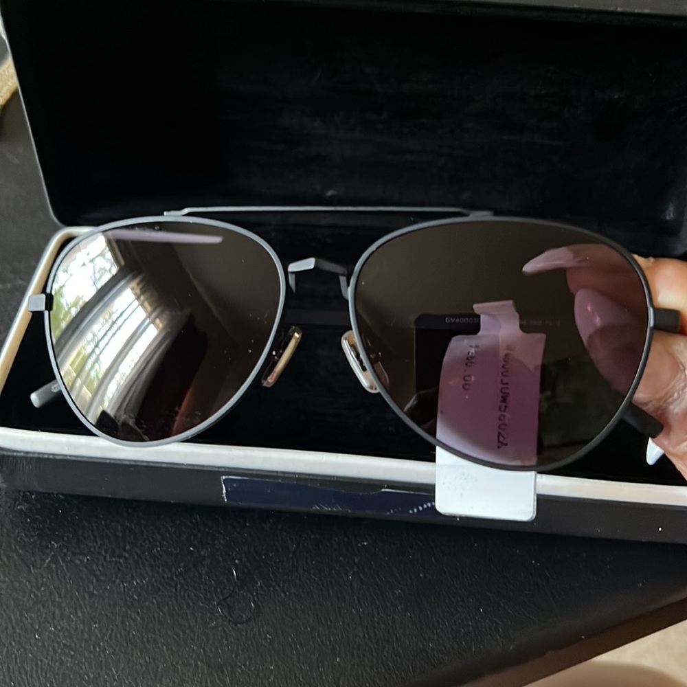 NWT Classic Givenchy aviator frames with an engraved 4G logo at the temples.